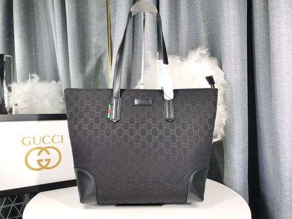 激安グッチバッグコピー背面デザイン